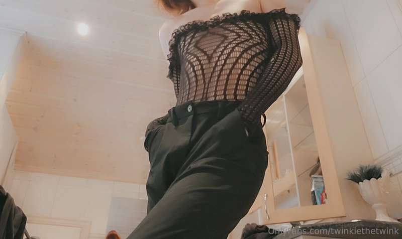 I'd wear pants like this to tease you, but I'd much rather h.. 11