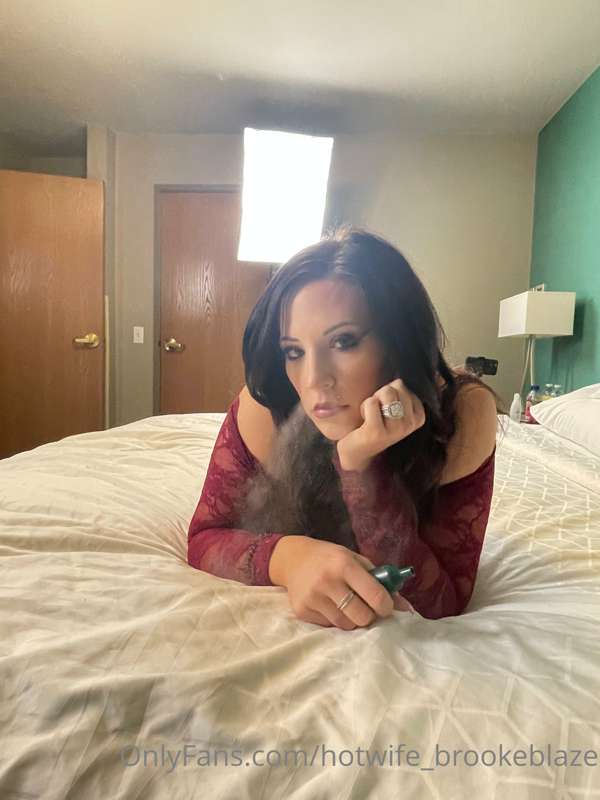 Just a sneak peak of tonight lil outfit….
😜👸🏻🖤♠️😘