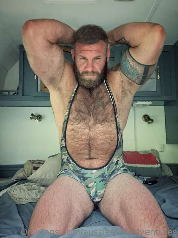Swipe left to uncover some Australian meat 😏 5