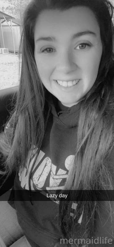 Feeling soooooo lazy today…my hair is a mess from morning be..