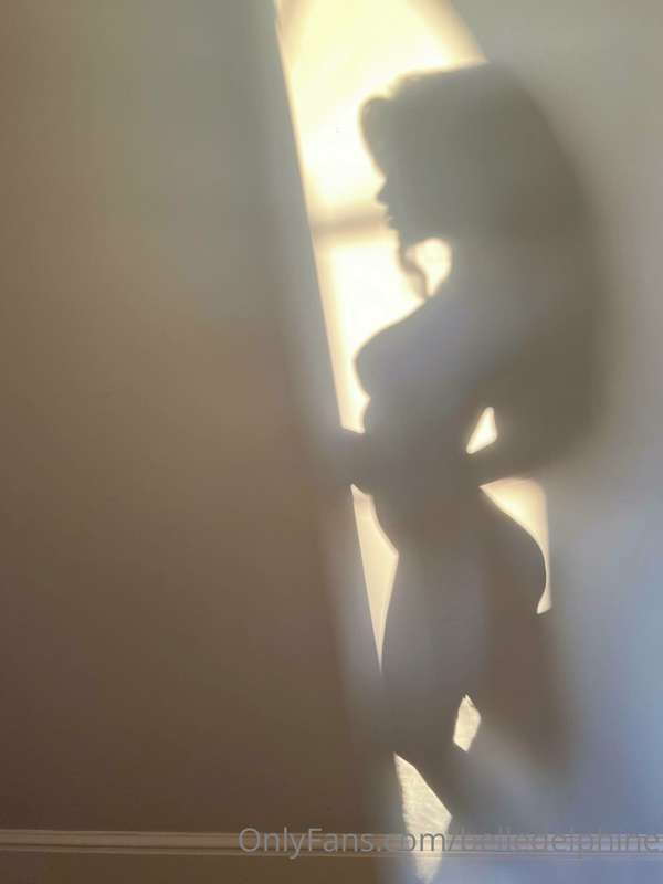 tried to take some cool shadow pictures, did it work... kind.. 3