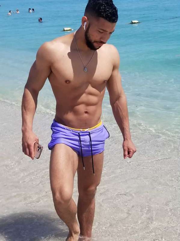 Would you all like to see more of Ricardo?? 2