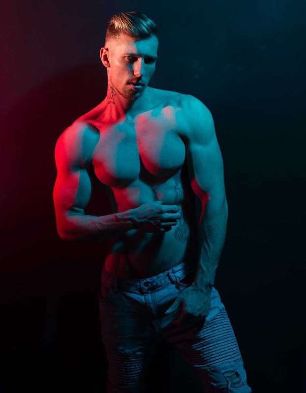 TAP THAT SUB NOW🔥@aaron_x @aaron_x RIPPED AUSSIE STRIPPER 🇦🇺.. 3