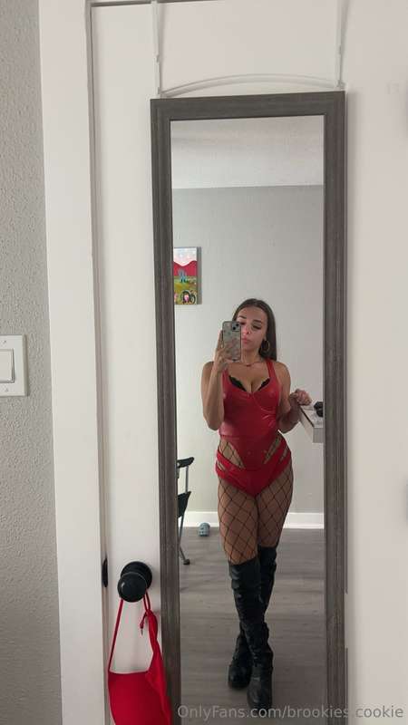 Who wanna buy me more lingerie 😅😅🥺 2