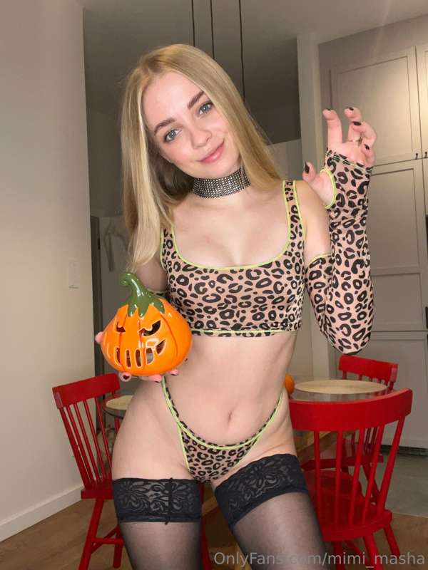 Welcome to my Halloween party😈😜
