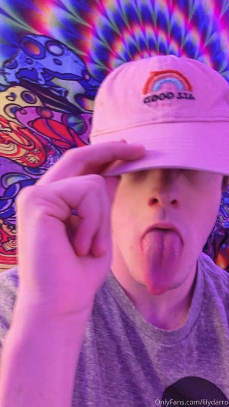 Who wants to see what that mouth do? 💦  👅 💦
