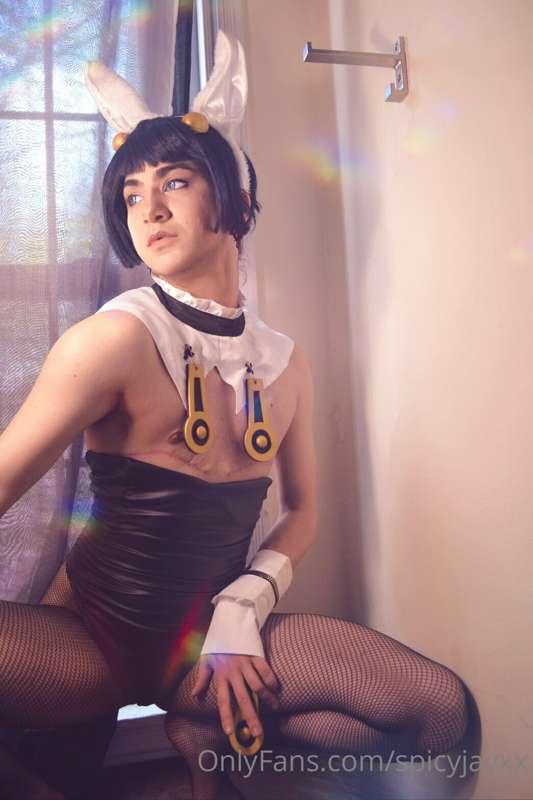 White Rabbit Bucciarati <3 Some simple, aesthetic boudoir pi.. 10