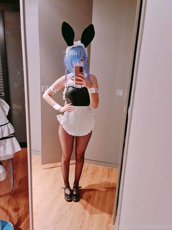 Little spoiler of my next cosplay! What is better then a bun.. 3