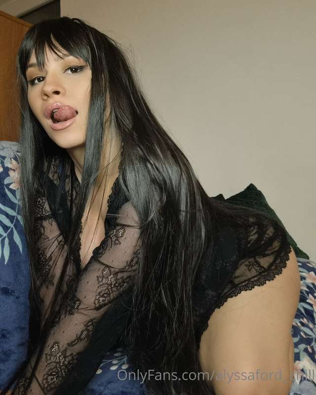 Tickle, smell or lick my feet? 5