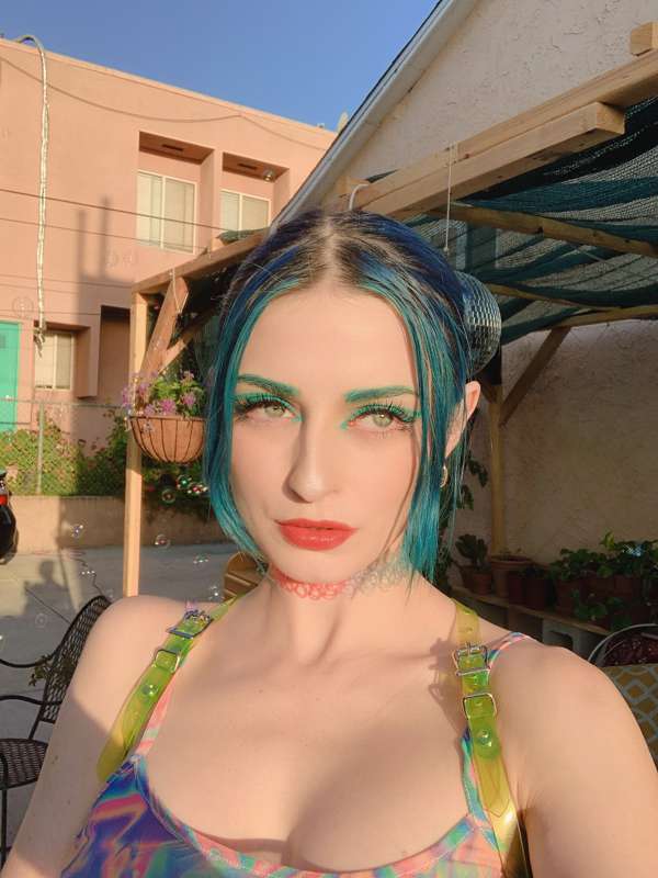Happy caturday meow 💙 Enjoy these selfies I took yesterday ~.. 5