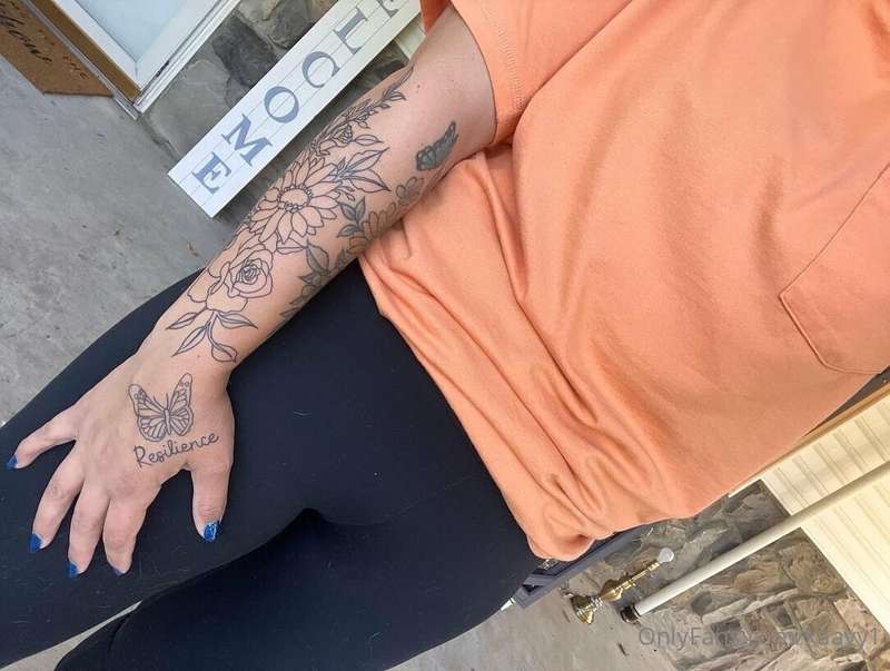 new addition! Can’t wait to get the color and shading :) 4