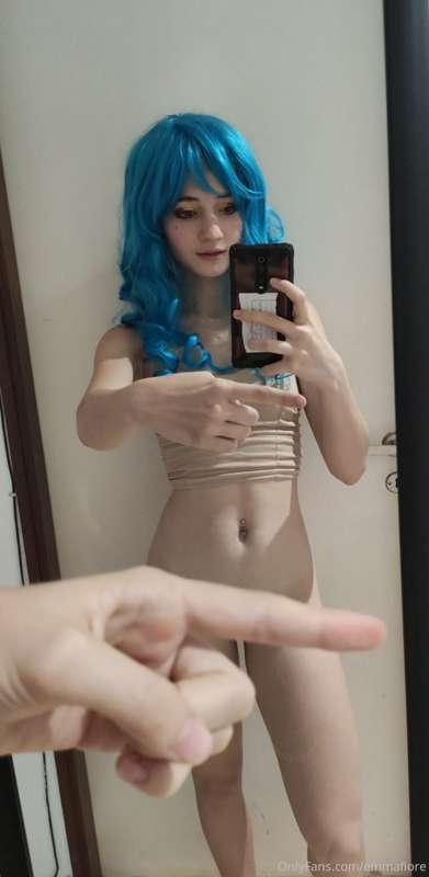 Does blue suit me? Do you LIKE it?💙🔥💙

Me queda bien el azul..