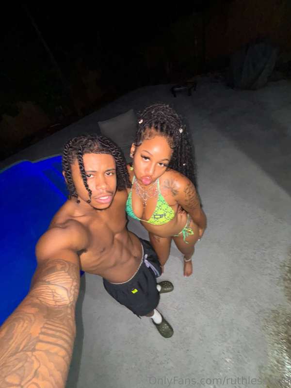 pretty lips came over & we had our own Mini pool party🥹🏝️❤️ .. 12