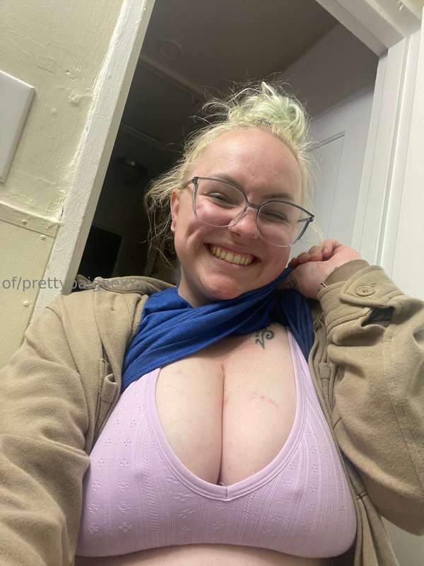 Happy Titty Tuesday 🤤😈😘 1