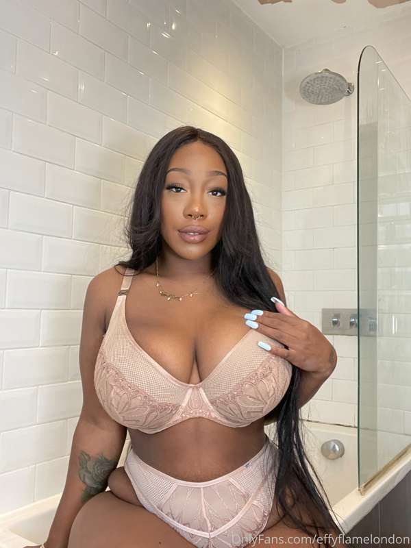 What type of snacks do you prefer ?🍜🥨 or 🍰🍫