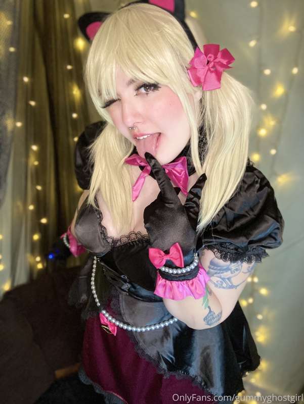 Wanna see what’s under Dva’s black cat skin? 💖🐈‍⬛
