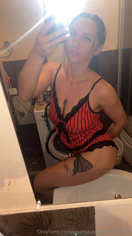 Sexy doll in red 🥵💋 2