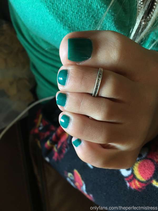 New pedi, my soles are SO soft! 🤤