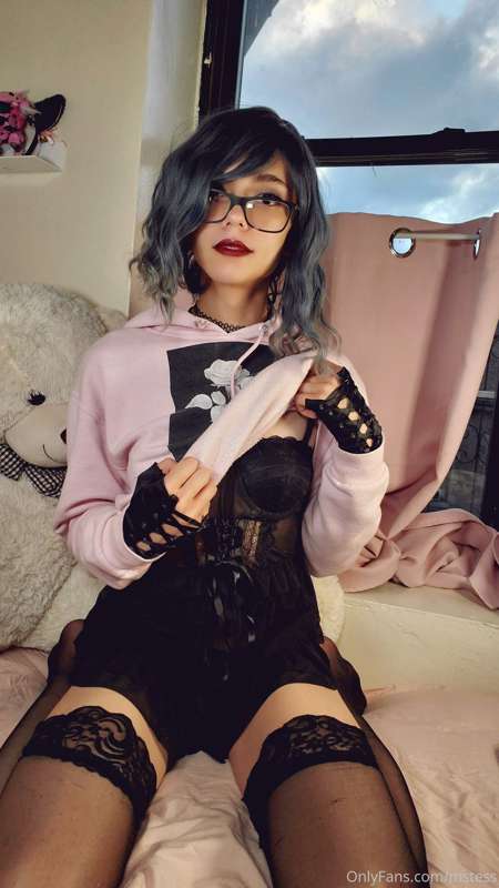 Here's a little set for you all💖  was feelin myself today :3 2