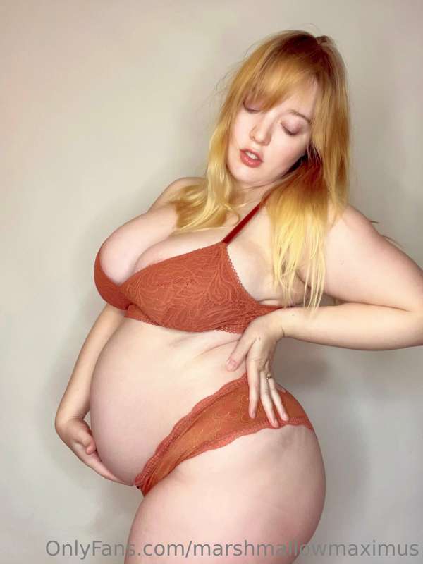 My sweet subscribers and supporters—
I’m going to be a mama!.. 4