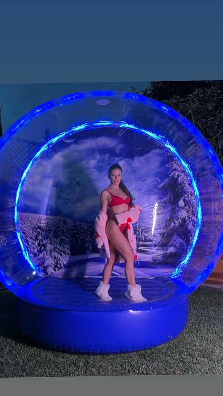 Giant snow globeeeee and my goofy self ? 2