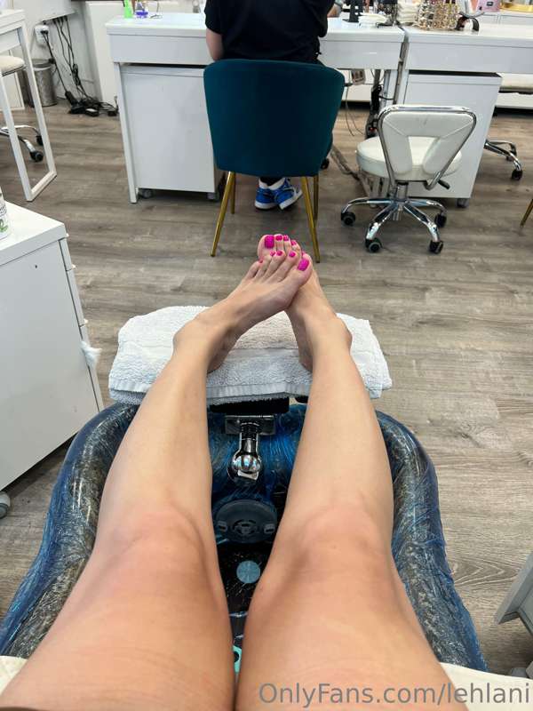 Magenta pink for a pop this summer 💅🏼💕 
I really love it 💦 g.. 2