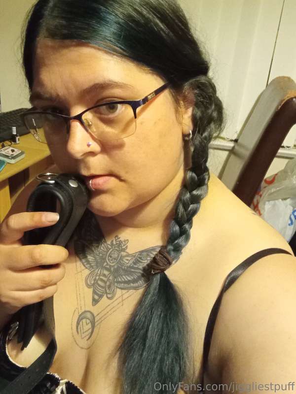 Who wants to put a collar on me? X 1