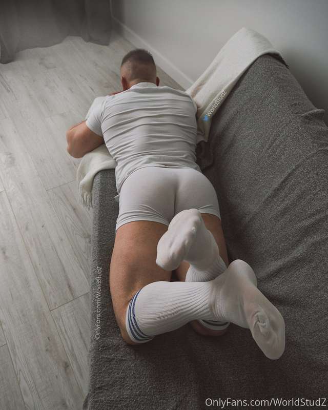 📷 Photoshoot with a straight
rugby player 8