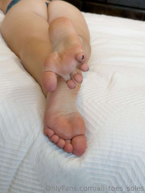 Just imagining my feet playing with your balls 😏 would you c.. 2