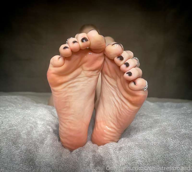 Scroll through slowly... and become mesmerized by my beautif.. 7