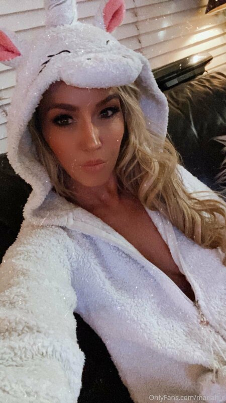 What is it with me and onesie's?