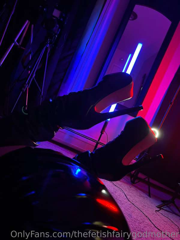 Shiny slut 4