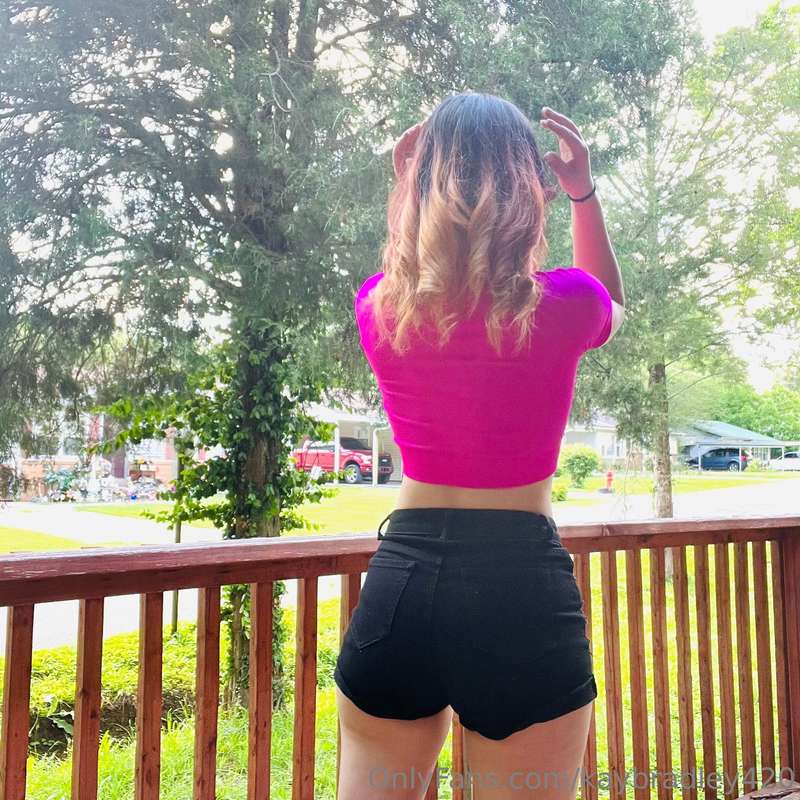 Sunshine , southern blessed  ✅DMs ✅SUBSCRIBE  ✅CUSTOM VIDS