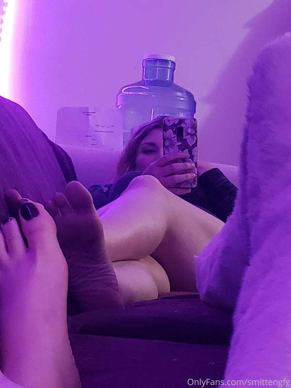 [Early access] Non-nude feet, calves and just a peak of thig.. 4