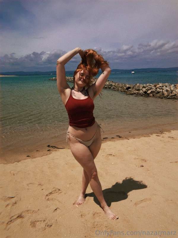 This is about to be me all summer. Slutty at the beach 🏝️ 5