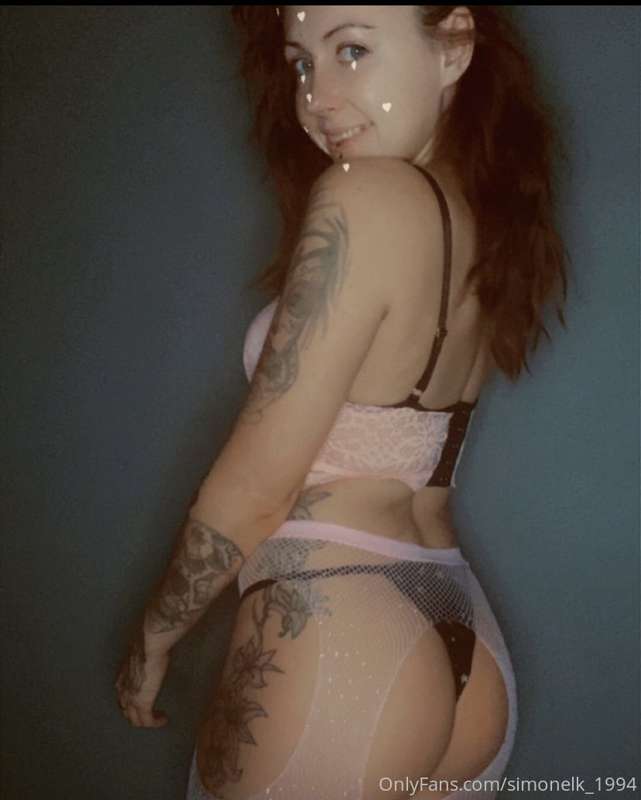 Check out my hot friend @Simonesimonexox mention my name and..