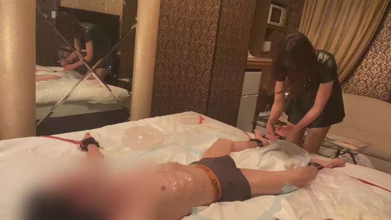 ローションくすぐり🧴

手足完全シチュエーションプレイで逃げられず
ただただくすぐり耐えるのみ