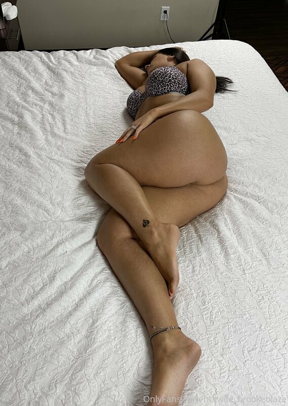 Patiently waiting for my date.... ??♠️? I hope y’all weekend..