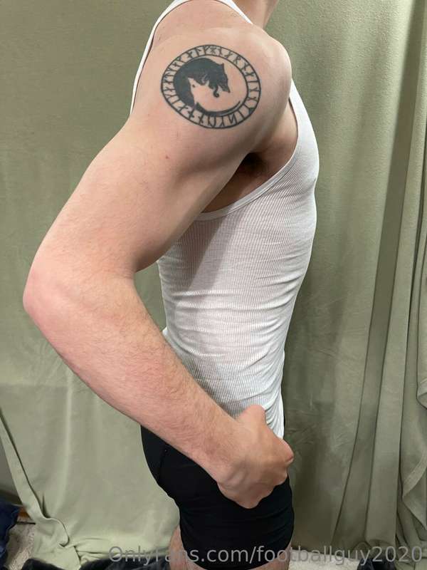 The flexing specialist! 3