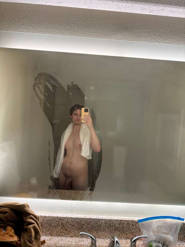 Hot steamy shower 💦🚿 2