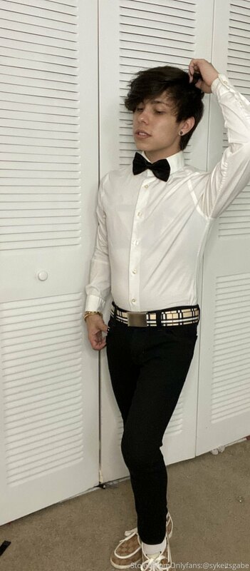 Soooo, anyone into guys in suits like I am ?? Here’s the pic.. 14