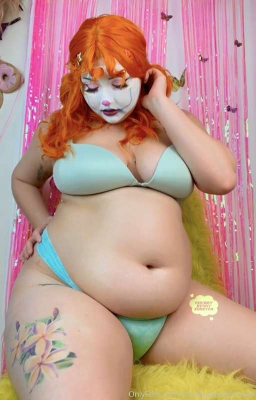 I feel really big and plump 🤤🤤