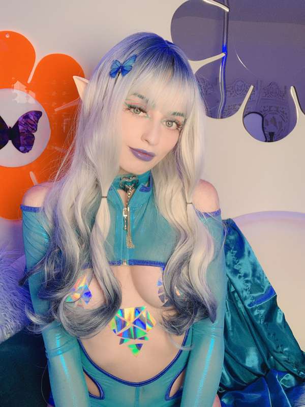 Space elf vibes for the EDC livestream ✨⚡️🧚🏼‍♀️ 6