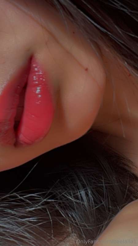 Start at my lips.. 👄 