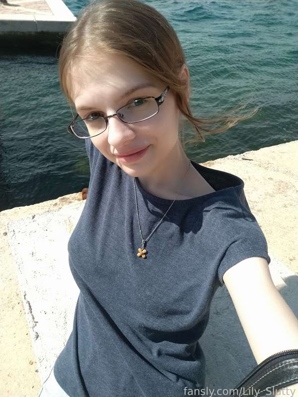 Lily_Slutty - Fansly - 29 Apr, 2022 1