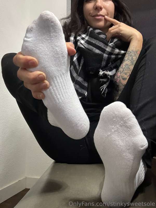 Because i never post clean socks..let’s see the end result o..