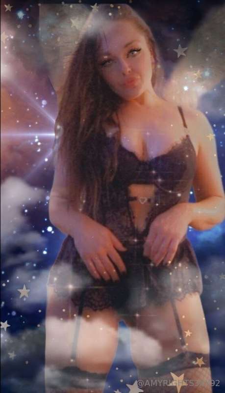 Im an angel 😇 but can be a horny devil too 😈
