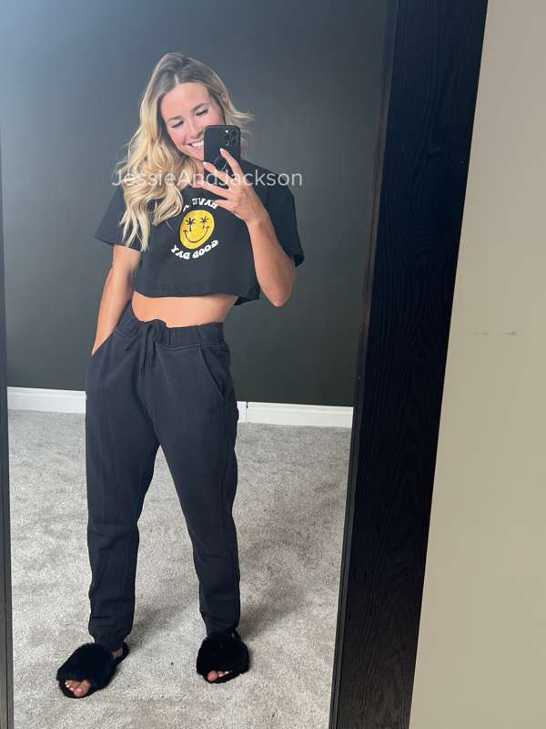 **Comfy outfit of the day!**
We’re laying low today! Doing s..