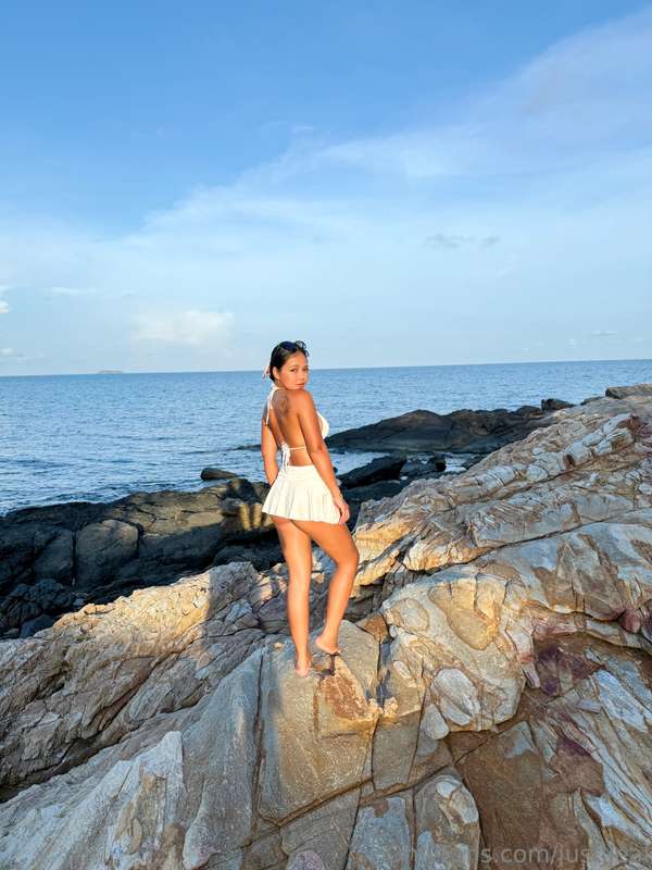 Missing the beach so much 😫 who would spoiil me for a beach ..