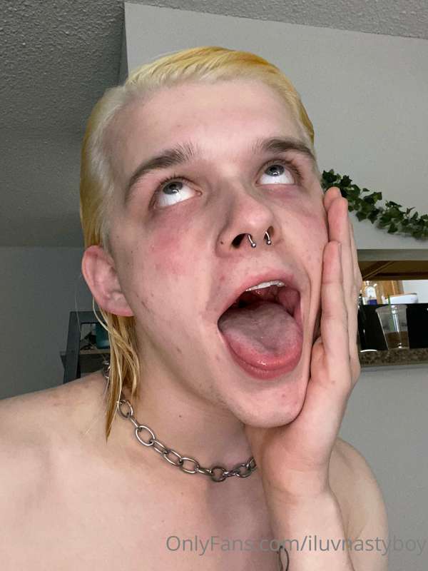 Throwback to when I had just dyed my hair blonde and I could..